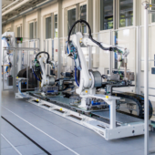 Dürr expands training center with new sealing robot cell